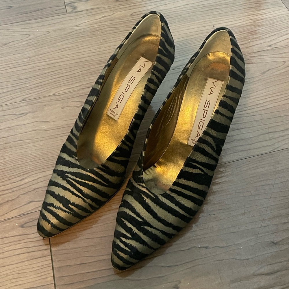 Vintage Via Spiga olive and black zebra/tiger print kitten heels size 6